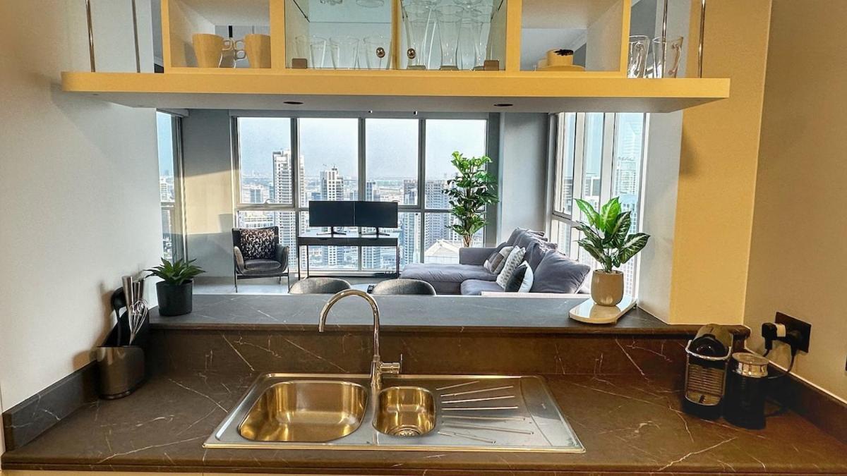 Luxury In The Sky - 1br Burj Inner Circle Apartment Dubai